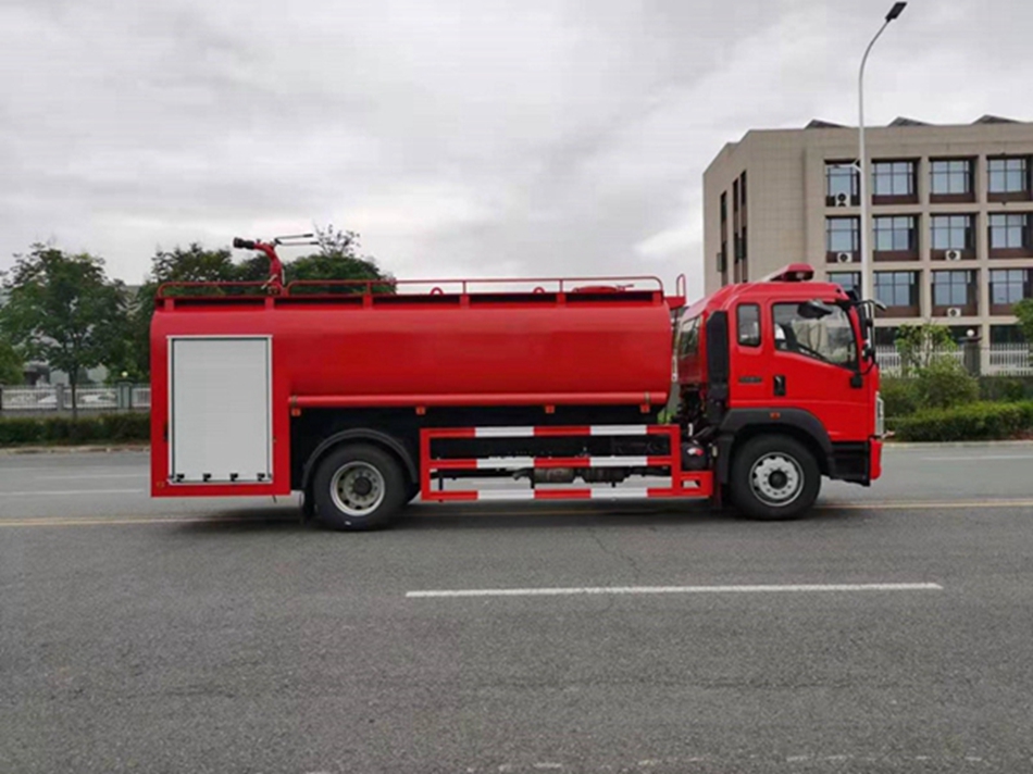 重汽12噸森林供水車